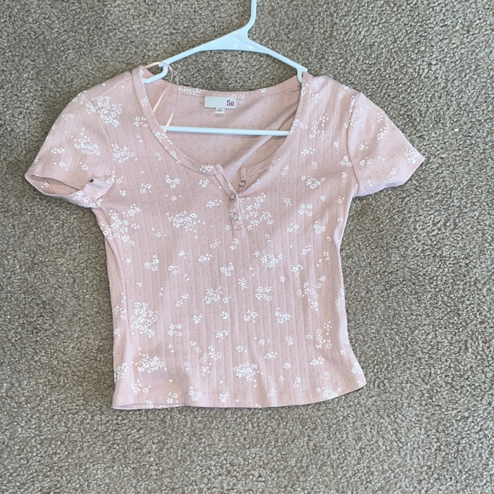 tight fitting flattering flower print top